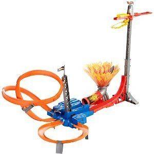 HOT WHEELS SKY JUMP TRACK PLAYSET MOTORIZED FOR SPEED W/ CAR NEW