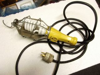 Vtg McGill MFG 5000 G Series Shop Light Trouble Hook Caged Cord 10 