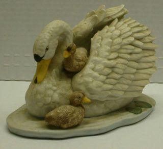 HOMCO SWAN AND BABIES MASTERPIECE HOME INTERIORS RETIRED