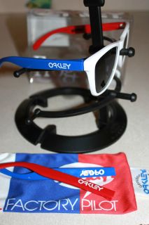 OAKLEY FROGSKINS SUNDAY BIKES RED/WHITE/BLUE 4 LEGGED NEW IN BOX 