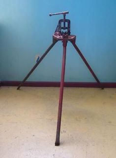 Armstrong 833B Pipe Threader Tripod Stand w/ Mounted Pipe Vise