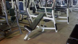 Cybex Olympic Incline Bench Press   Good Condition   Model 5372