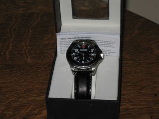 NEW VICTORINOX MENS SWISS ARMY WATCH WITH BLACK LEATHER BAND