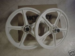 Skyway Tuff 2 BMX mag wheel set sealed bearing 20 White NEW L@@K N 