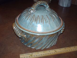 BEAUTIFUL GATLINBURG CERAMIC POTTERY CAKE MOLD WITH LID (SIGNED) NR