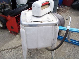 VINTAGE MAYTAG E2L ELECTRIC WASHING MACHINE WITH RINGER