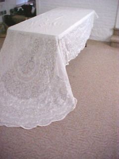 70 X 126 BANQUET LACE TABLECLOTH OVAL WHITE COLOR