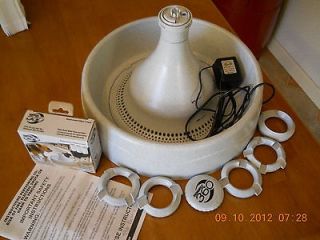 Drinkwell 360 Pet Water Fountain  Gently used one month Includes 