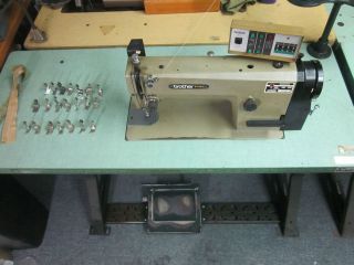   DB2 B737 903 Automatic STRAIGHT STITCH Industrial sewing machine