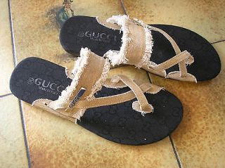 gucci flip flops in Womens Shoes