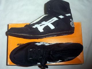 wrestling shoes size 7.5 in Sporting Goods