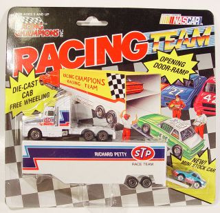Racing Champions Team Transporter 1990 Richard Petty STP #43 Mini 