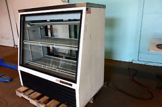 HEAVY DUTY COMMERCIAL TRUE MEAT DELI BAKERY REFRIGERATED LIGHTED 