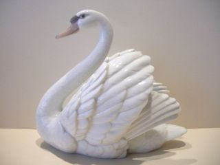 RETIRED LLADRO SWAN WITH WINGS SPREAD 5231 01005231 CLEAN MINT 