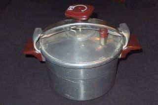 Vintage Aluminum SEB French made Pressure Cooker/Steamer   6 Liters