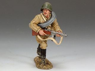 RA017 Red Army Soldier Charging by King & Country