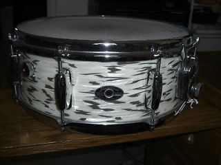 Vintage Pearl Drum in Percussion