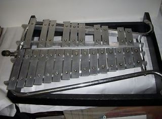 MARCHING BAND GLOCKENSPIEL TWO OCTAVE ON WOODEN FRAME + 2 MALLETS