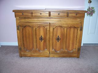 Sewing Machine Cabinet Beautiful Condition, Machine excluded