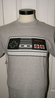 NWTS OLD SCHOOL NINTENDO REMOTE CONTROL T SHIRT GAMER COLLEGE DRINKING 