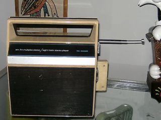 Vintage Portable ELGIN TRI POWER HARV​EST GOLD 8 track Player/AM FM 