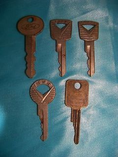Lot antique old vintage metal car keys   Ford Motor Co. USA