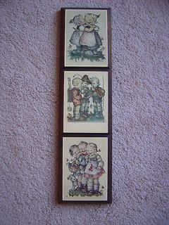   Hummel Boy and Girl Prints on Wood Wall Hanging Plaque EXCELLENT