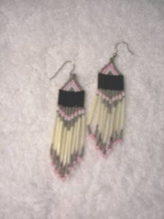   american porcupine quill seed beaded earring pink/grey/blac​k