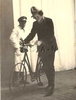   RP  Luftwaffe Comic Play  Theater  Microphone  Bicycle  Nov 1940