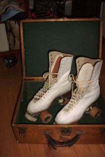 BETTY LYTLE BY HYDE WHITE WOODEN ROLLER SKATES WITH CASE