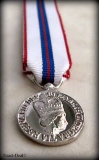 Canada Canadian The Queen Elizabeth II Silver Jubilee Miniature Medal 