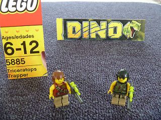   5885 Triceratops Trapper Minifigures. 2 Figs with Tranquilizer guns
