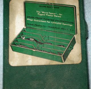 Old 1960s Worm Box for rigged plastic worms nice condition Velure 
