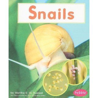 Snails (Watch It Grow (Pebble Books Paperback)) [Paperback] Martha E 