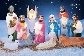 outdoor nativity set in Christmas Current (1991 Now)