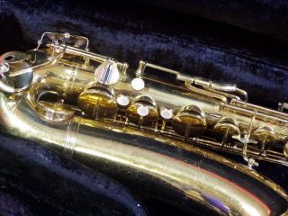 VITO TENOR SAXOPHONE PROFESSIONAL VINTAGE MADE IN FRANCE PLAYERS HORN