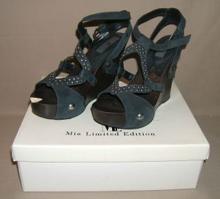 lightly used damaged mia limited edition 7 m women s