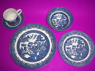 BLUE WILLOW DISHES CHURCHILL STAFFORDSHIRE, ENGLAND 5 Piece 