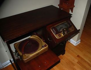   Vintage Radio Console with Record Player turn table vacuum Tube