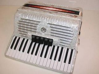   34 Key x 72 Piano Accordion, German Reeds, Case & Straps, 3472 WHITE