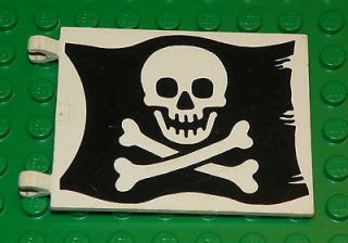 LEGO 6285   Flag 6 x 4 with Jolly Roger / Flag 6 x 4 w/ Skull and 