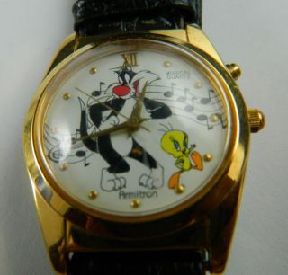 TWEETY BIRD and SYLVESTER WATCH MUSICAL WATCH COLLECTIBLE ITEM