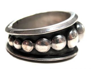 Donovan Cadman – Stylish Silver Drop Ring – Unique L K