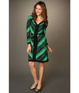 BCBGMAXAZRIA Mayla Printed V Neck Jersey Dress $111.99 $178.00 SALE!