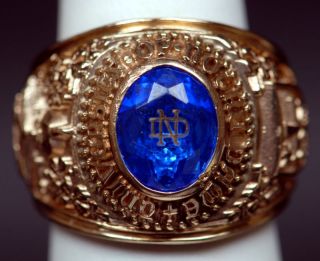 University of Notre Dame Class Ring Official Balfour Alumni Student 