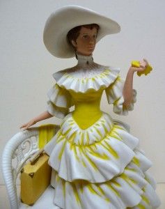 1990 mrs albee avon figurine excellent condition
