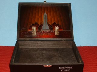Collectable Alec Bradley New York Empire State Edition Wood Cigar Box 