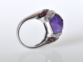 Wonderful Gadi ring in 18K white gold has a fabulous purple amethyst 