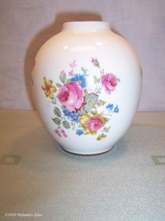 Wonderful Anjou Cream Floral Pattern Urn Style Bud Vase