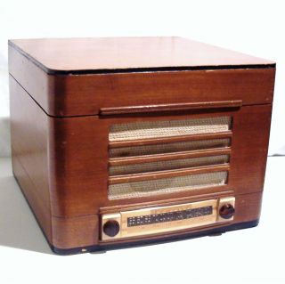 Vintage Admiral Record Player / Radio  Phonograph Wood Case